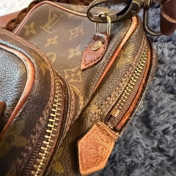 (VintageBoho Bag)Louis Vuitton Monogram Fringe Crossbody with Bead & Stone Charm - Picture 3 of 12